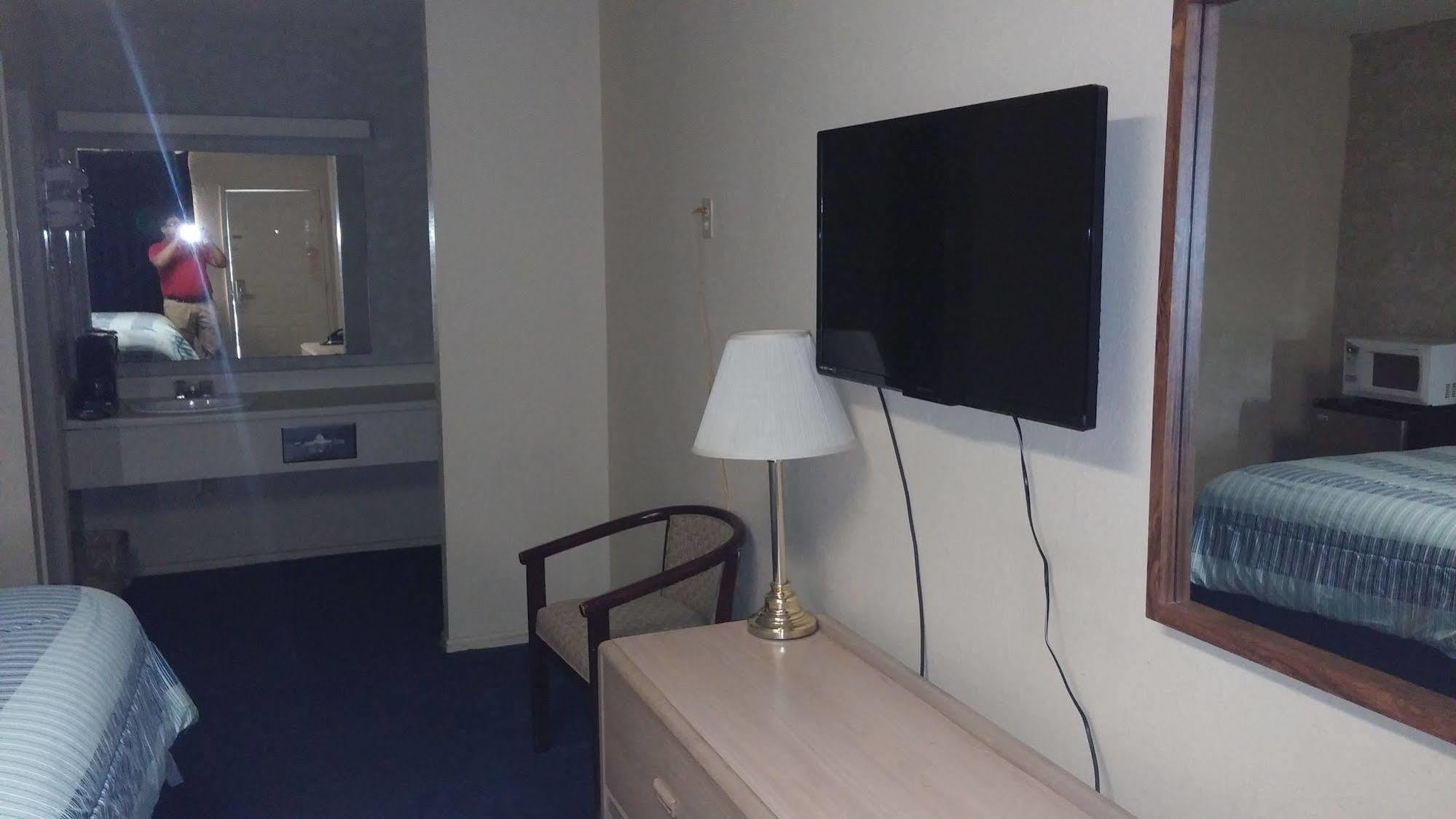 Budget Host Inn Eastland Kültér fotó